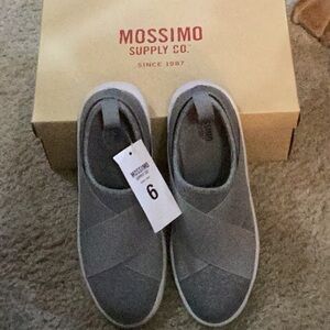Mossimo Supply Co. ladies size 6 slip-on sneakers